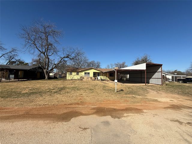 418 Pecan Street, Clyde, TX 79510