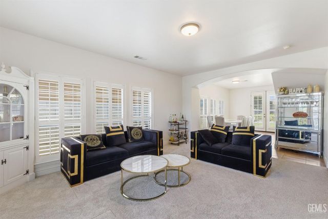 2510 Edingal Drive, Bakersfield, CA 93311