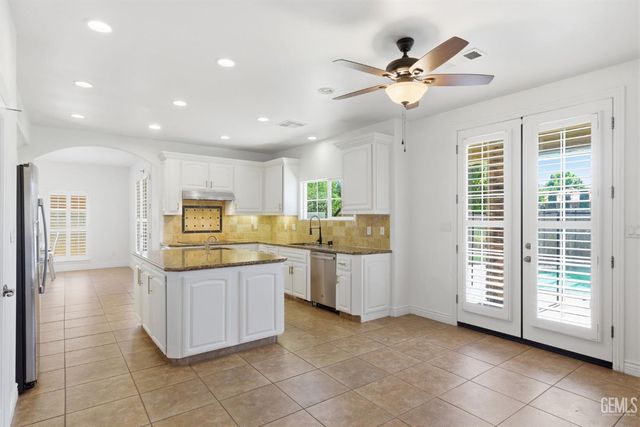 2510 Edingal Drive, Bakersfield, CA 93311