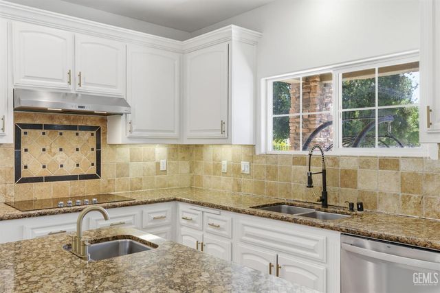 2510 Edingal Drive, Bakersfield, CA 93311