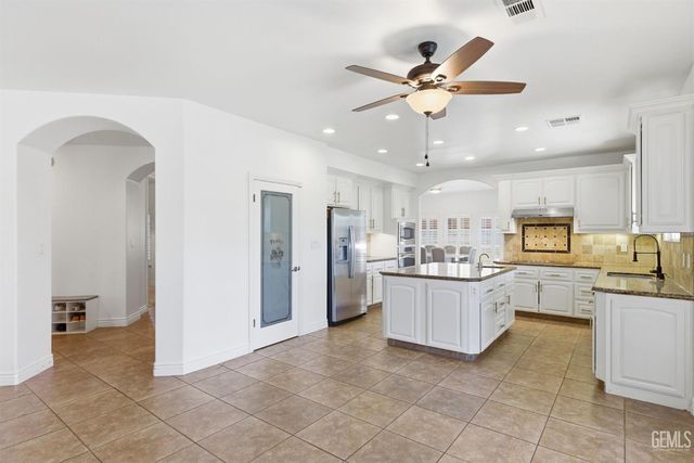 2510 Edingal Drive, Bakersfield, CA 93311
