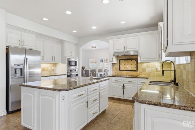 2510 Edingal Drive, Bakersfield, CA 93311