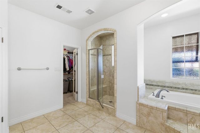 2510 Edingal Drive, Bakersfield, CA 93311