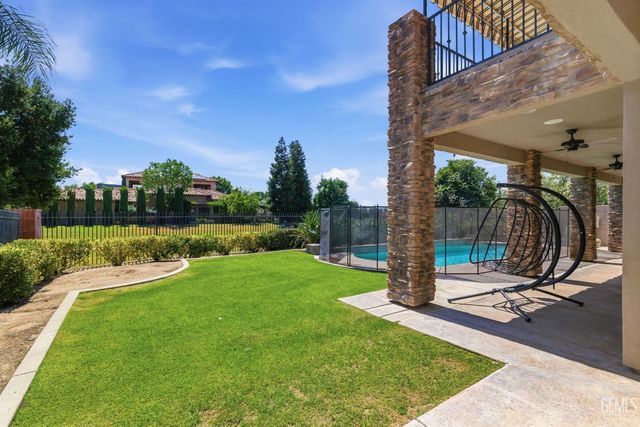 2510 Edingal Drive, Bakersfield, CA 93311