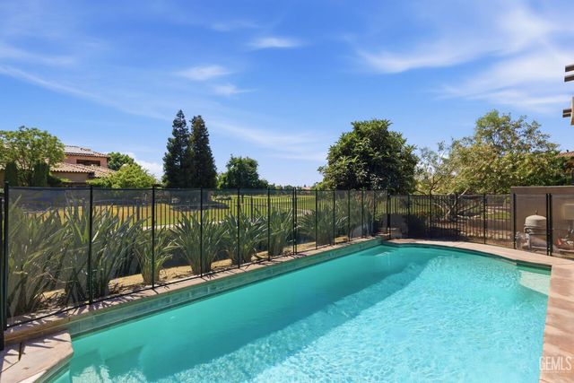 2510 Edingal Drive, Bakersfield, CA 93311