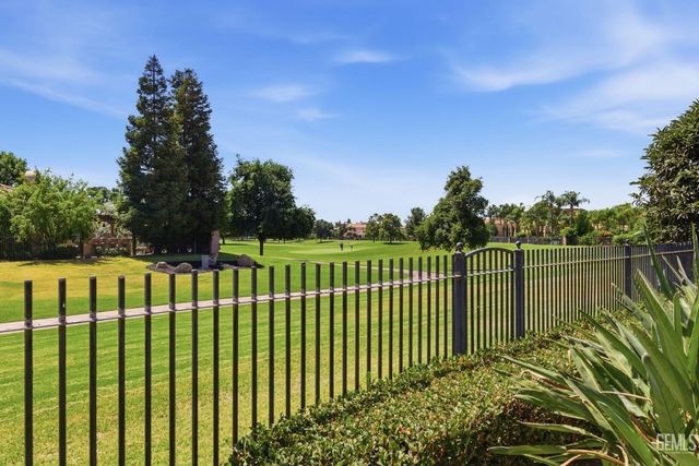 2510 Edingal Drive, Bakersfield, CA 93311