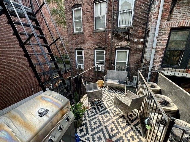 14 Lindall Pl, Boston, MA 02114