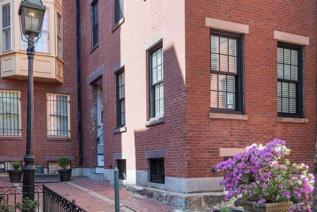 14 Lindall Pl, Boston, MA 02114