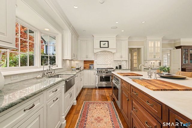 537 Oenoke Ridge, New Canaan, CT 06840
