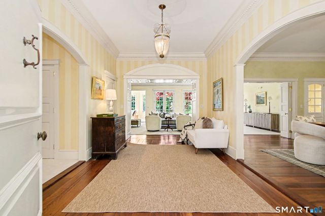 537 Oenoke Ridge, New Canaan, CT 06840