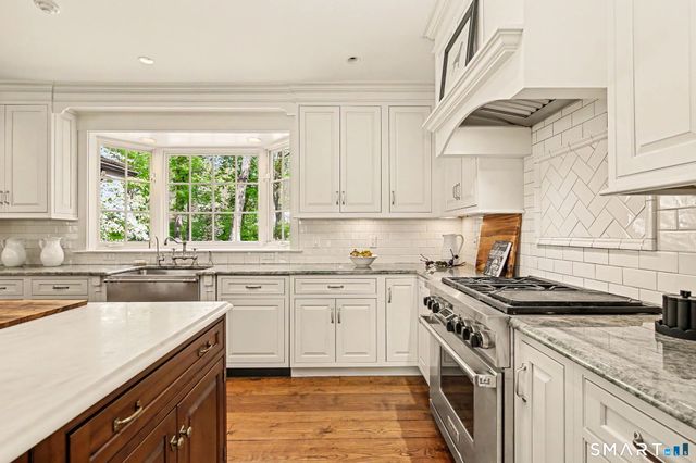 537 Oenoke Ridge, New Canaan, CT 06840