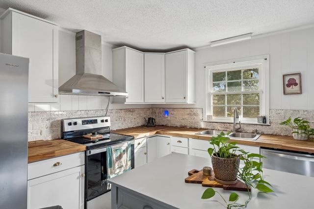 979 S Main St, S, Eagleville, TN 37060