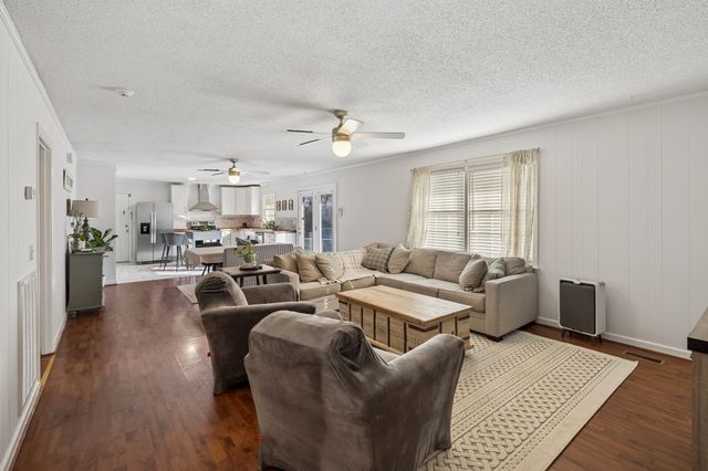 979 S Main St, S, Eagleville, TN 37060