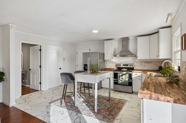 979 S Main St, S, Eagleville, TN 37060