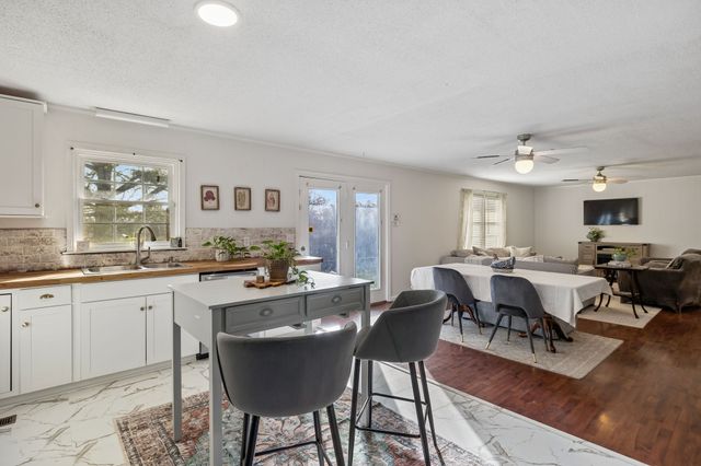 979 S Main St, S, Eagleville, TN 37060