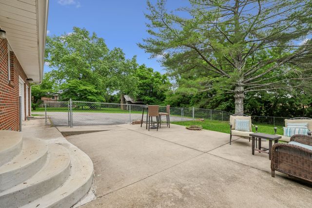 979 S Main St, S, Eagleville, TN 37060