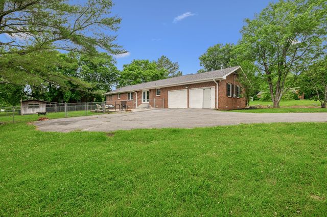 979 S Main St, S, Eagleville, TN 37060