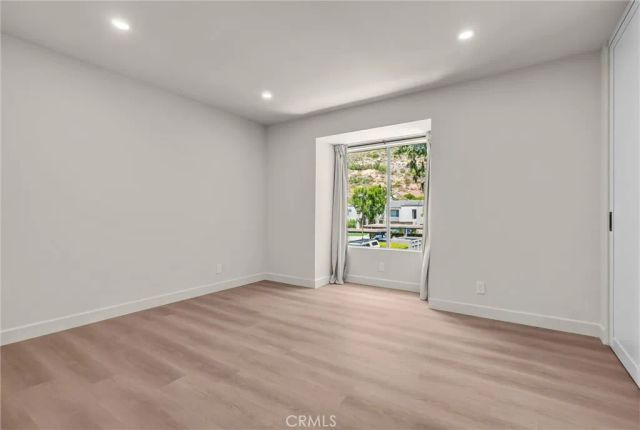 307 N Singingwood 8, Orange, CA 92869
