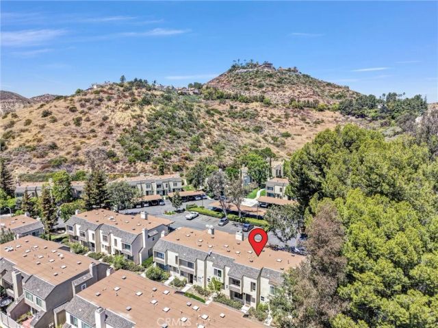 307 N Singingwood 8, Orange, CA 92869