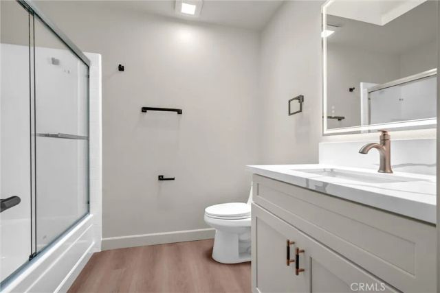 307 N Singingwood 8, Orange, CA 92869