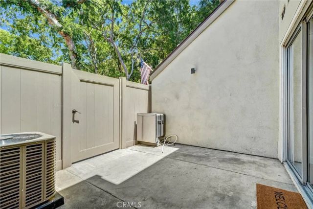 307 N Singingwood 8, Orange, CA 92869