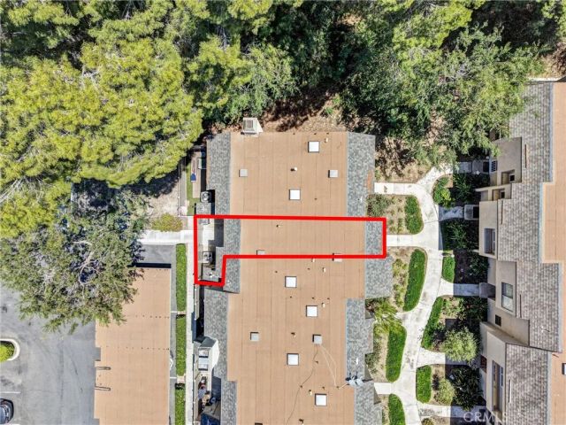307 N Singingwood 8, Orange, CA 92869