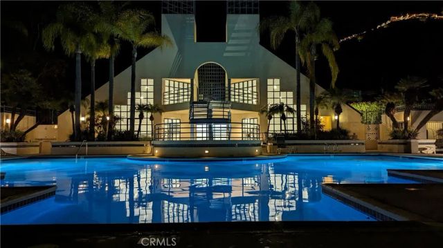 307 N Singingwood 8, Orange, CA 92869