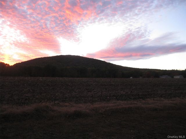 82 Lake Road, Pine Plains, NY 12567