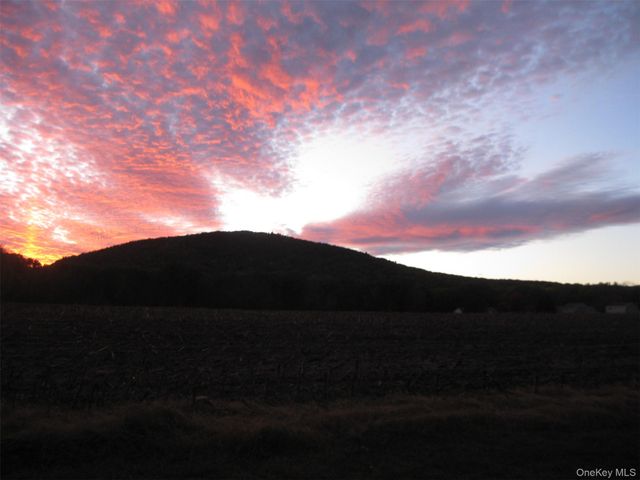82 Lake Road, Pine Plains, NY 12567