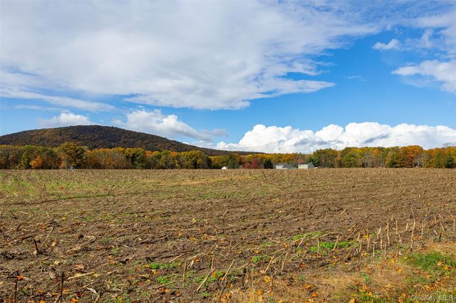 82 Lake Road, Pine Plains, NY 12567