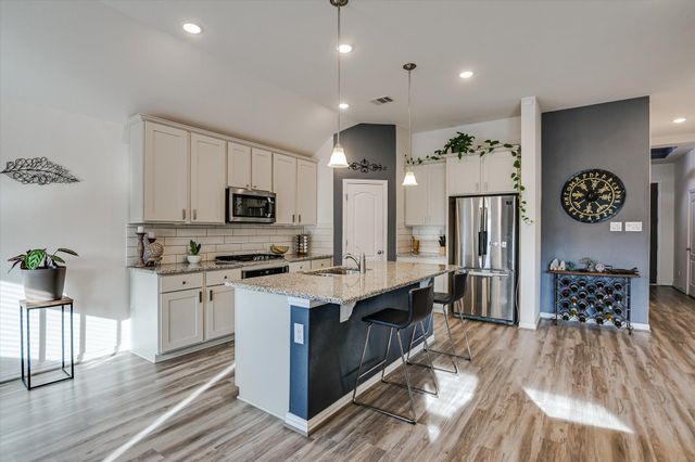 705 Millcreek LN, Leander, TX 78641