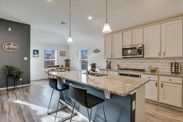 705 Millcreek LN, Leander, TX 78641