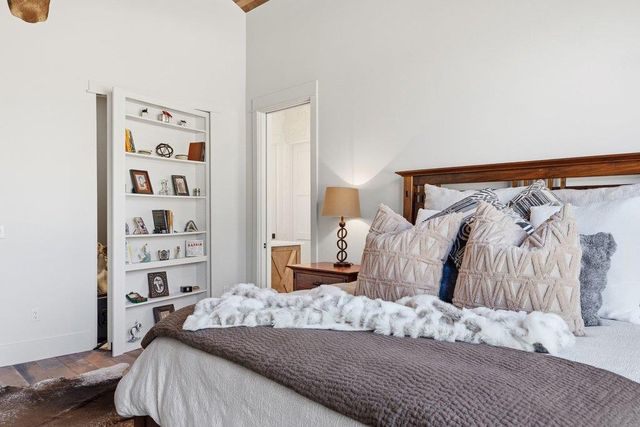 1660 Windmill Run RD, Wimberley, TX 78676