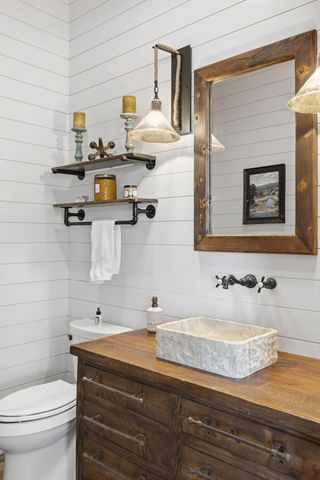 1660 Windmill Run RD, Wimberley, TX 78676