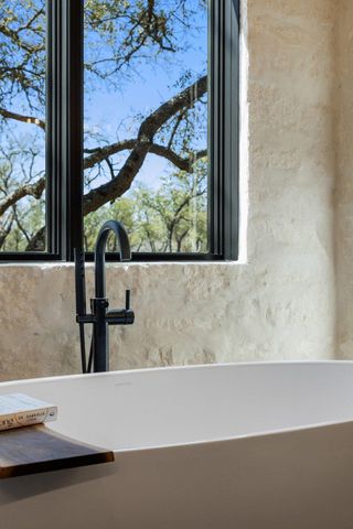 1660 Windmill Run RD, Wimberley, TX 78676