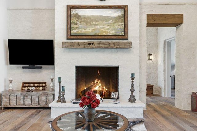 1660 Windmill Run RD, Wimberley, TX 78676