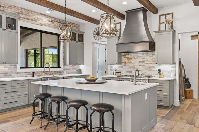 1660 Windmill Run RD, Wimberley, TX 78676