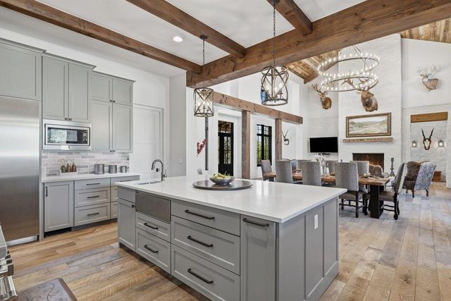 1660 Windmill Run RD, Wimberley, TX 78676