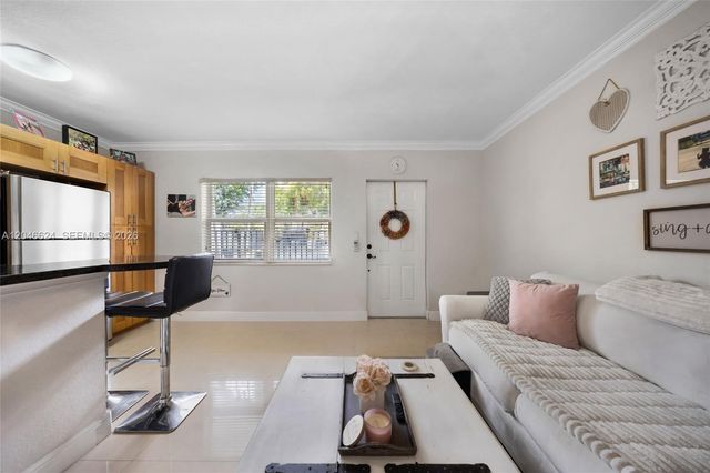 660 NE 11th Avenue 102, Fort Lauderdale, FL 33304