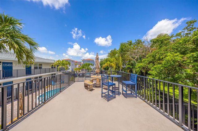 660 NE 11th Avenue 102, Fort Lauderdale, FL 33304