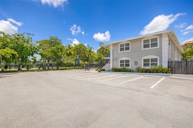 660 NE 11th Avenue 102, Fort Lauderdale, FL 33304