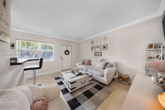 660 NE 11th Avenue 102, Fort Lauderdale, FL 33304