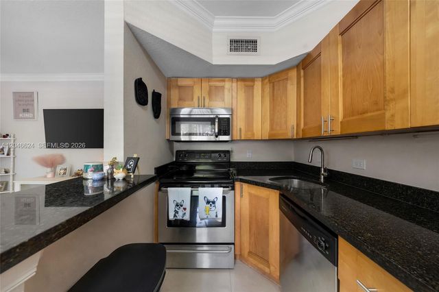 660 NE 11th Avenue 102, Fort Lauderdale, FL 33304