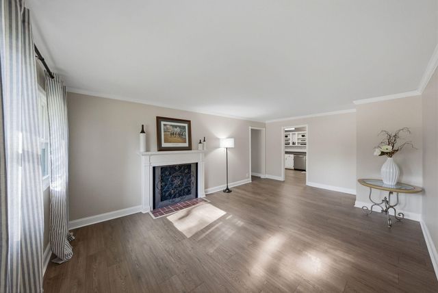 3475 Greentree Road, Lexington, KY 40517