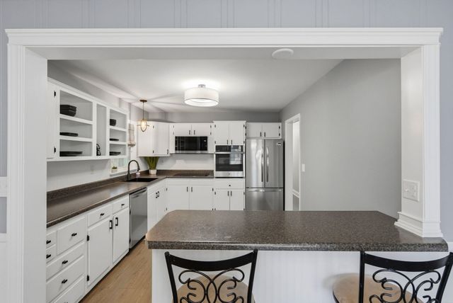 3475 Greentree Road, Lexington, KY 40517