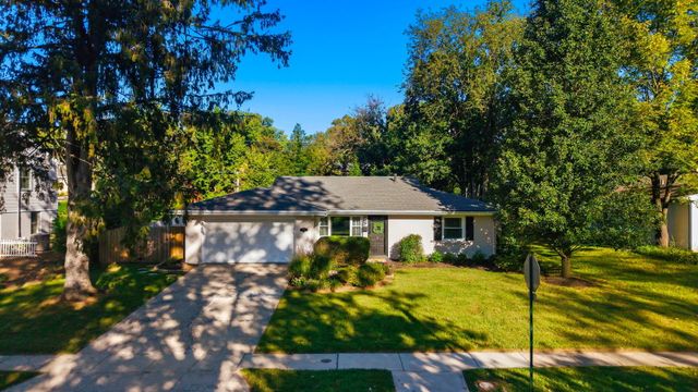 3475 Greentree Road, Lexington, KY 40517