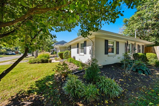 3475 Greentree Road, Lexington, KY 40517
