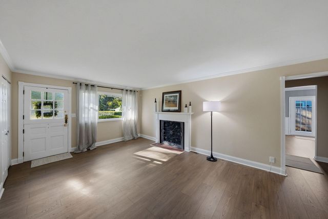 3475 Greentree Road, Lexington, KY 40517