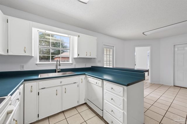 4885 Mayo Cir, Pace, FL 32571