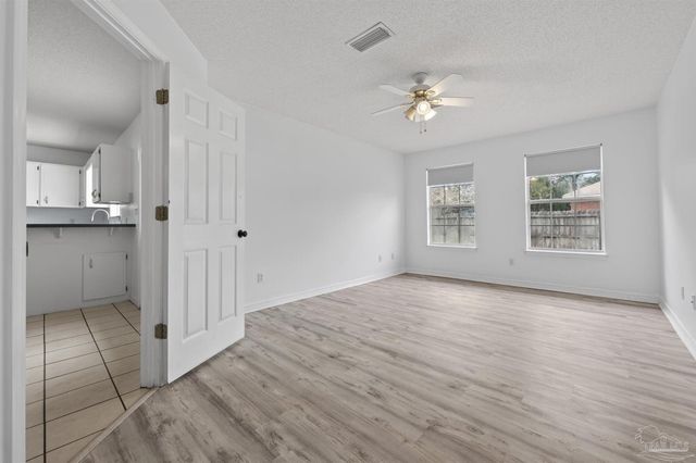 4885 Mayo Cir, Pace, FL 32571